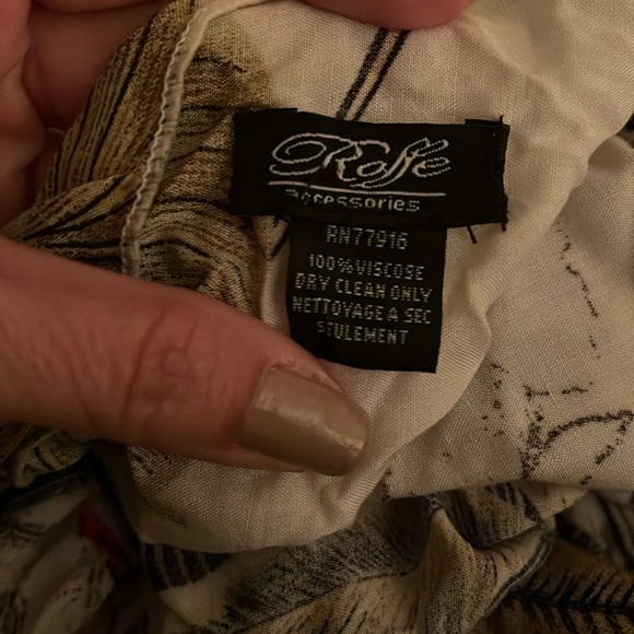 Roffe Fringe Wrap - Picture 2 of 7